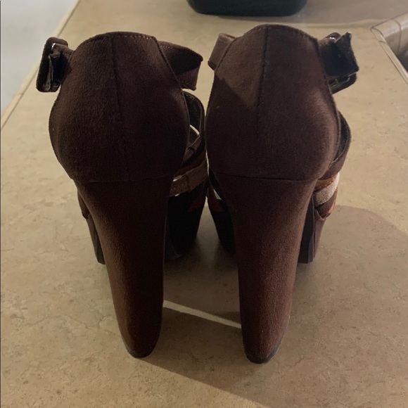 Women shoes sz 5.5 - Picture 2 of 4